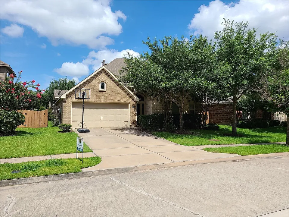 10318 Bellago Ln