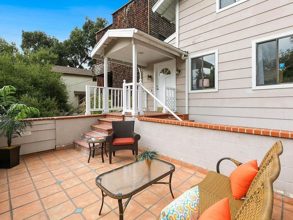 1st image of 523 Brookside Ln