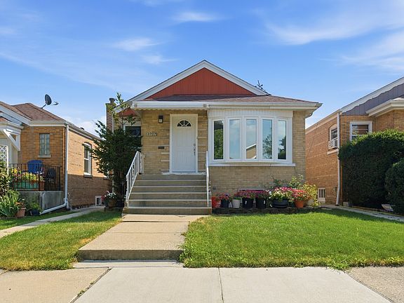 4th image of 3707 W 70th Pl