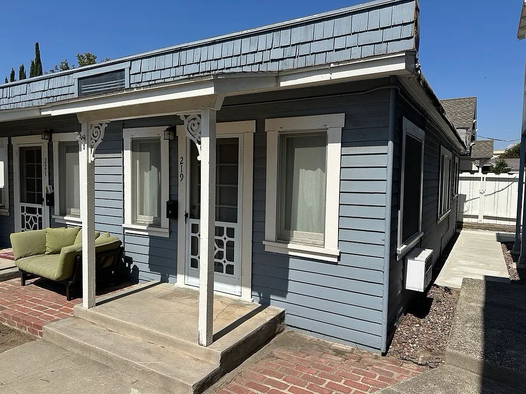1 bed, 455 sqft, $2,100 — Photo 2