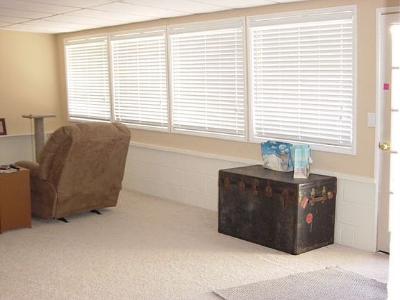Family room (15 x 24)