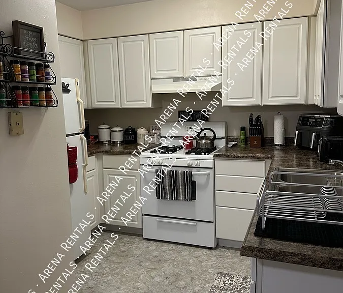 109 Pennsylvania Ave #2 — Photo 3
