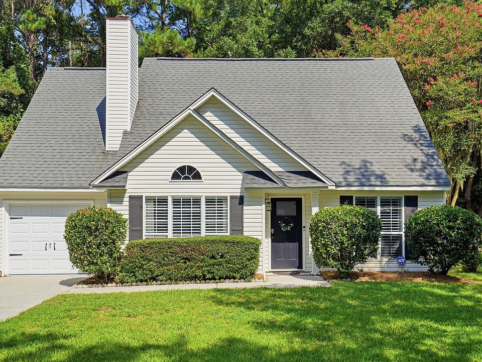 1st image of 1323 Center Lake Dr