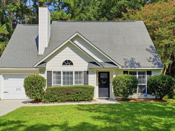1323 Center Lake Dr, Mount Pleasant, SC 29464