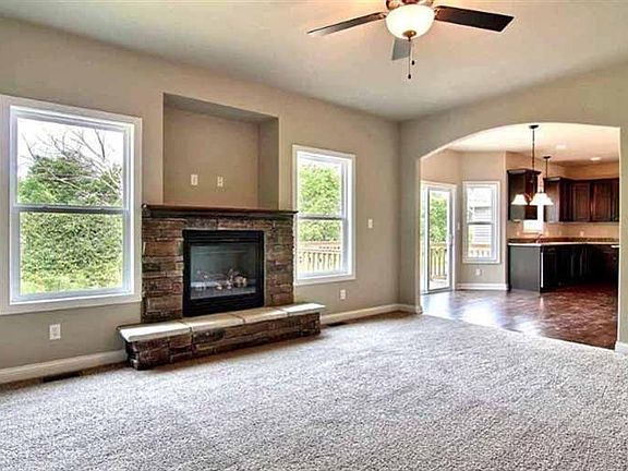 4th image of 839 E Shakespeare Dr