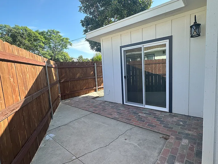 370 Alpine Ave #B — Photo 7