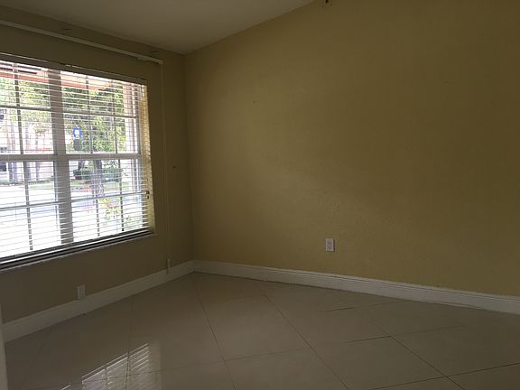 5th image of 10630 NW 57th St