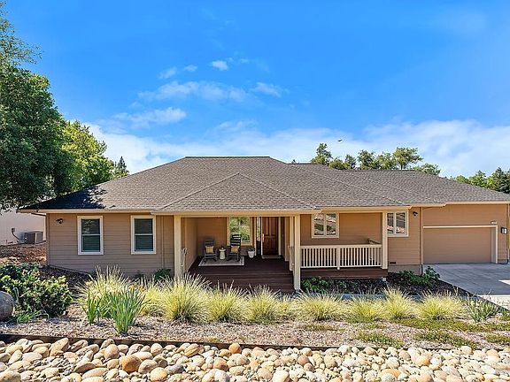 2nd image of 5055 Carriage Lane