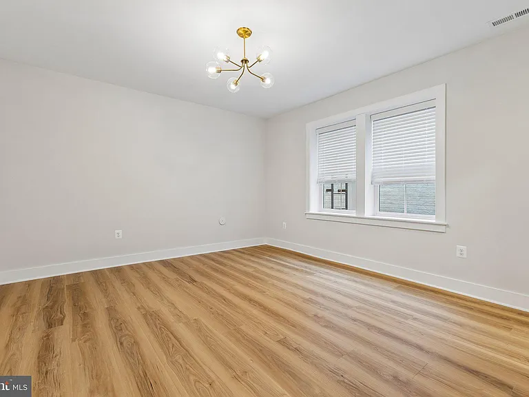 6101 Berkshire Dr — Photo 13