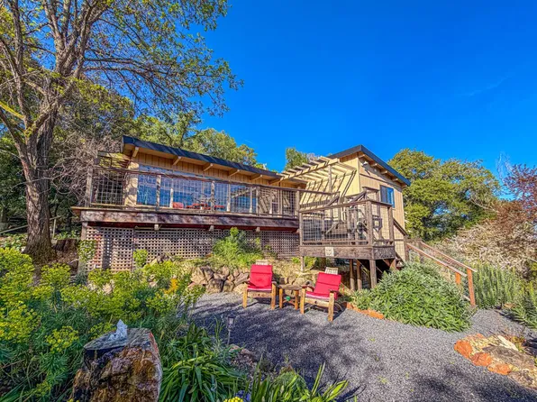 1560 Ronne Dr, Santa Rosa, CA 95404