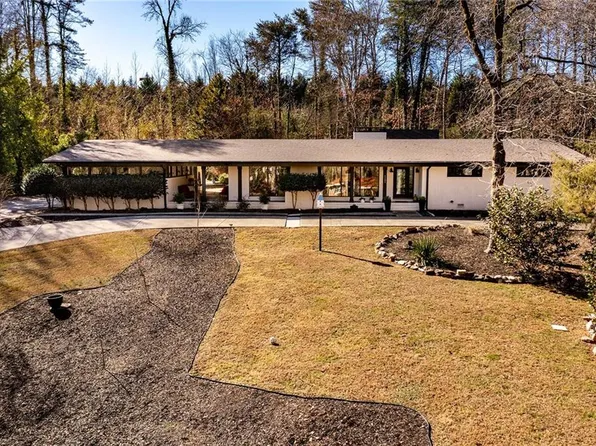 1151 Lakeshore Dr, Gainesville, GA 30501
