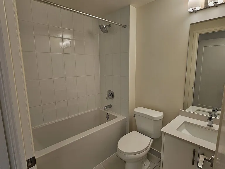 27 Korda Gate #807 — Photo 11