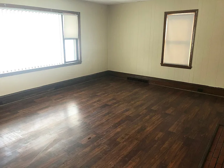 629 McClellan St — Photo 2