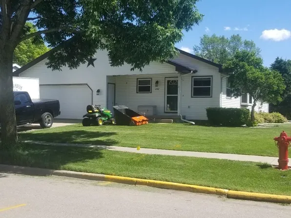 232 W Parkview St, Cottage Grove, WI 53527