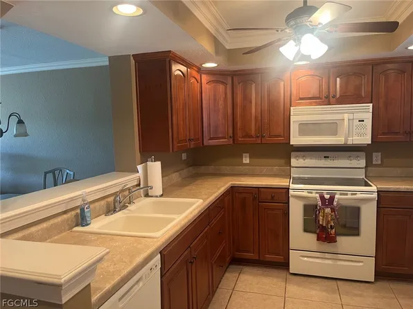 1660 Pine Valley Dr APT 110, Fort Myers, FL 33907