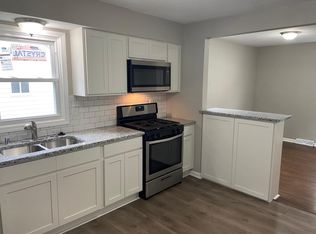 925 E Holt Ave, Milwaukee, WI 53207