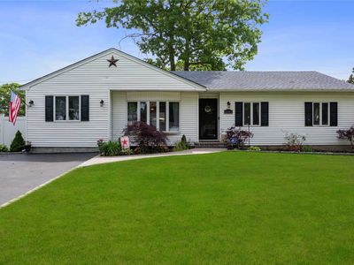 1297 Hiram Ave, Holbrook, NY, 11741