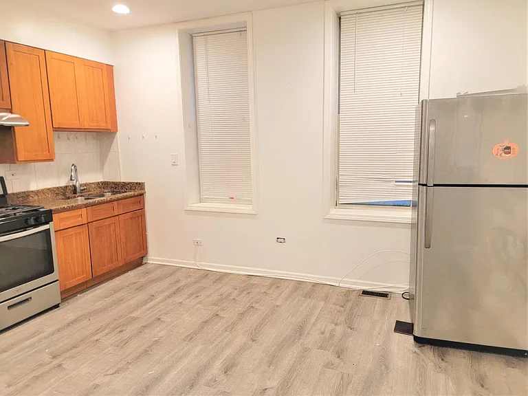 3121 S Lowe Ave #1R — Photo 2