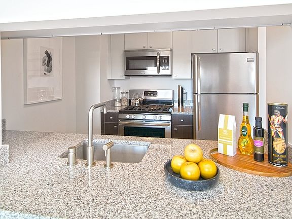 3rd image of 4310 Crescent St APT 2614