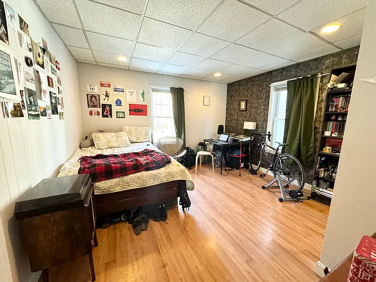 105 Buttonwood St #1R — Photo 4