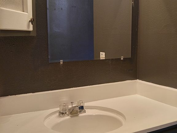 2 Full Bathrooms