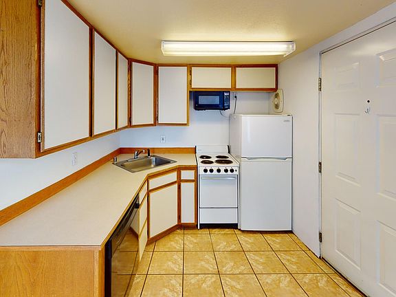 3rd image of 916 W 4th Ave APT C
