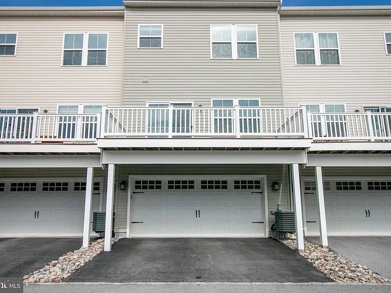 308 Blue Welsh St — Photo 28