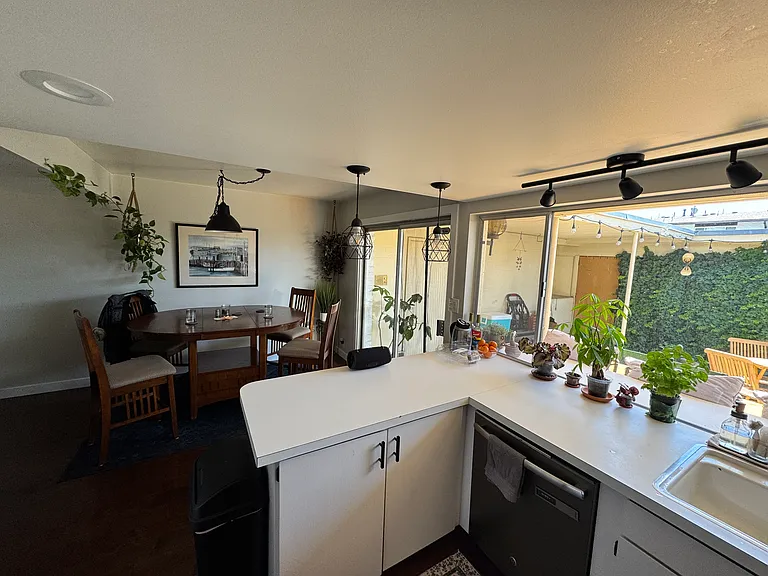 1032 E Eastgate Rd — Photo 4
