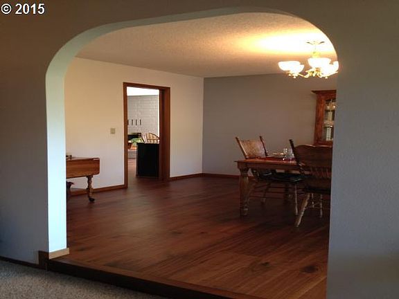 4th image of 8605 NW Lakecrest Ct