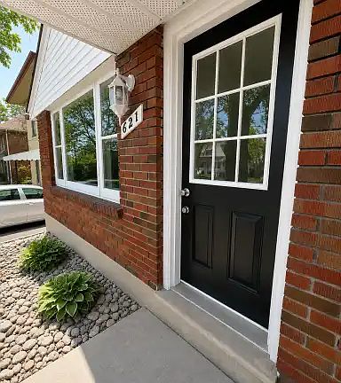 2nd image of 621 Stewart St #1