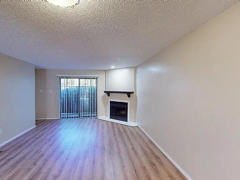 1855 Girard Blvd NE — Photo 34