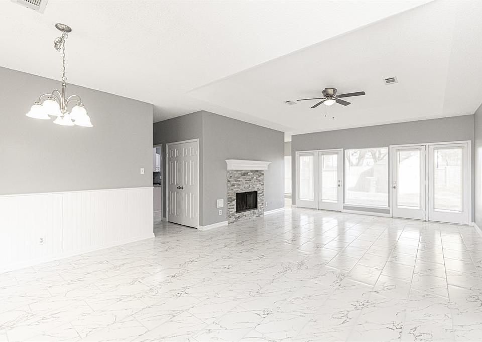 1st image of 19106 Lookout Mountain Ln