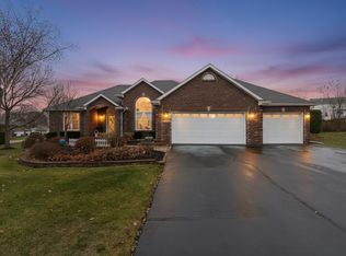 638 Merrion Rd, Roscoe, IL 61073