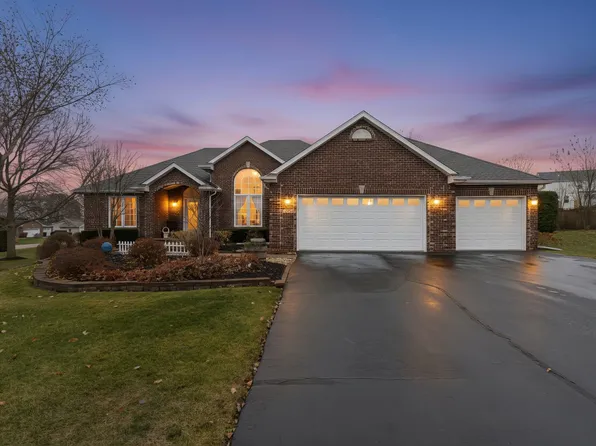 638 Merrion Rd, Roscoe, IL 61073