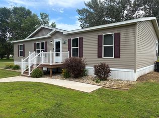 751 Dewey St, Walnut Grove, MN 56180