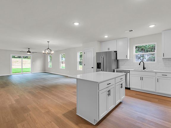4th image of 603 S Mountainview Rd
