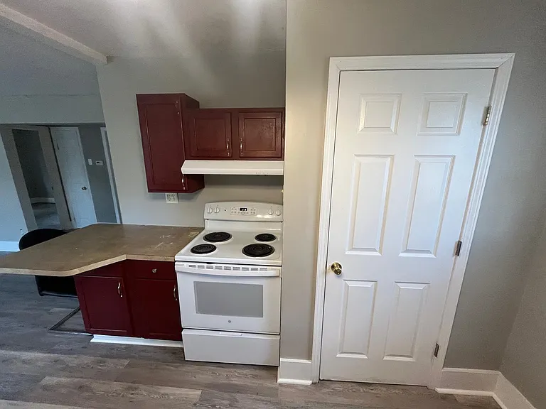 707 W Harrison Ave — Photo 3