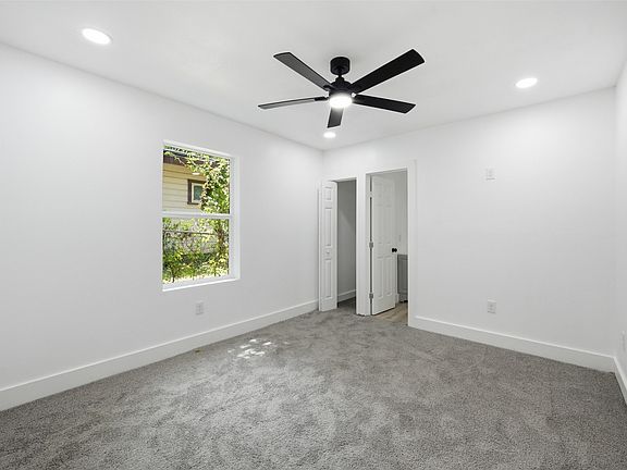 4th image of 4704 Forbes St