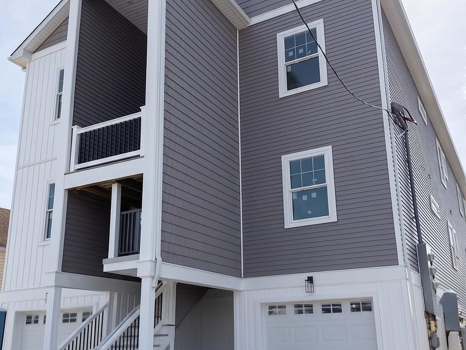 1st image of 510 W Maple Ave #200