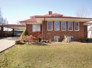 412 N High St, Bowling Green, MO 63334