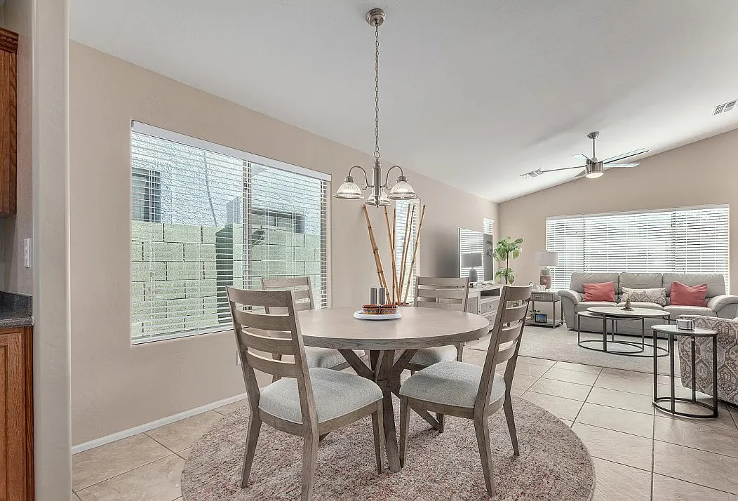 4 bed, 1910 sqft, $2,495 — Photo 1