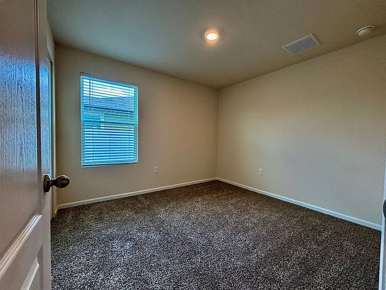 2427 Falling Star Ln — Photo 12
