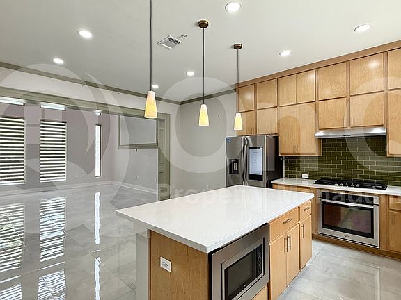 3rd image of 4707 Ruiz St
