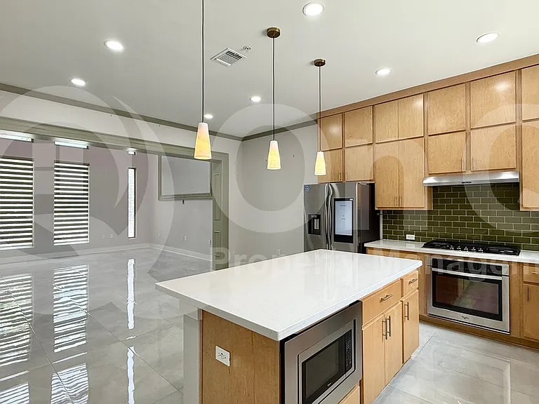 4707 Ruiz St — Photo 3