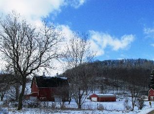 16232 Old County Farm Dr, Richland Center, WI 53581