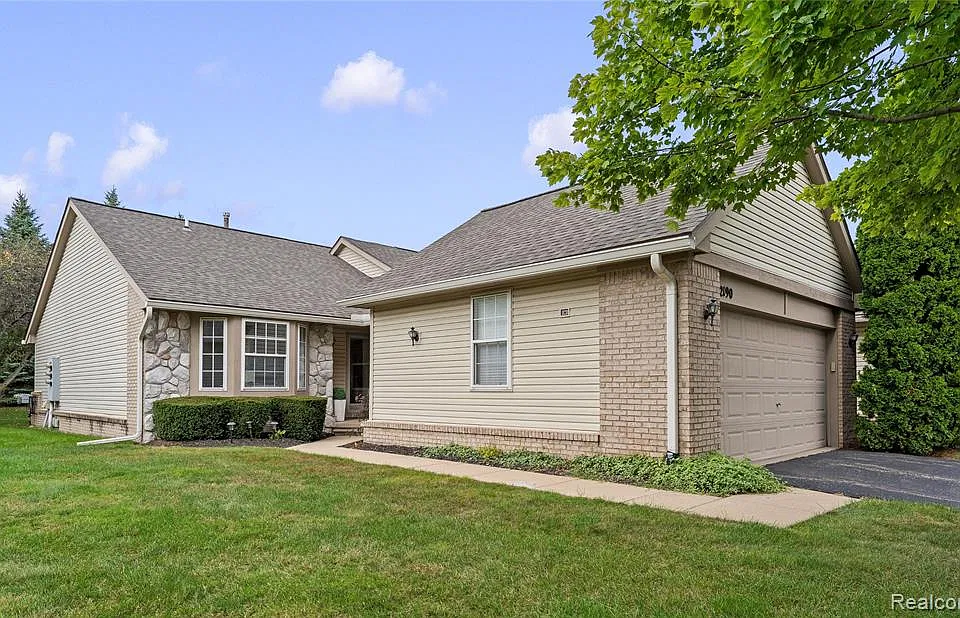 12190 Noonan Ct
