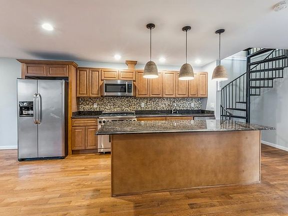4th image of 248 Randolph Ave Floor 1