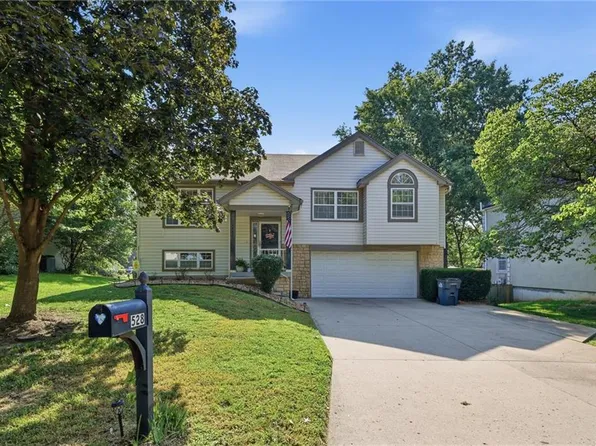 528 NW 41st St, Blue Springs, MO 64015