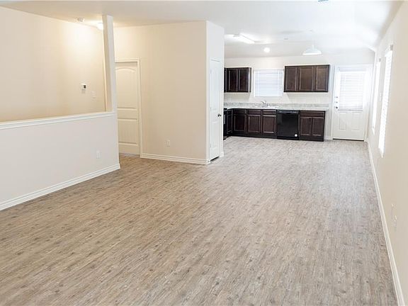 3rd image of 1705 Oriole St