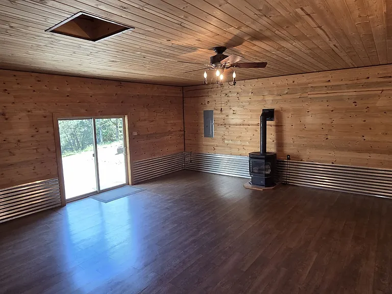 941 Colonial Rd — Photo 10